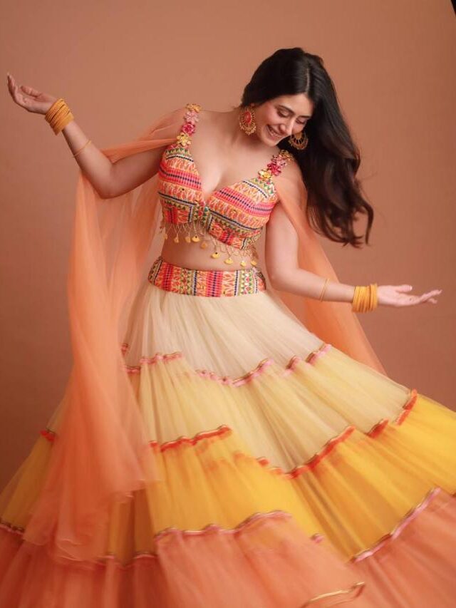 Warina Hussain Exudes Total ‘Desi’ Vibe In A Tulle Lehanga For Navratri. We Approve Her Look, Do you?