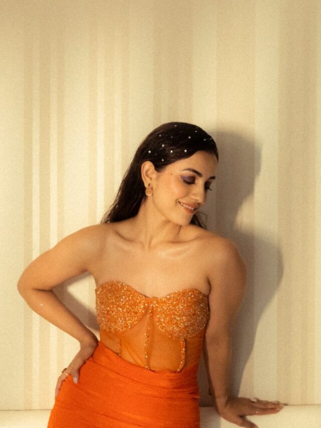 Actress Esha Kansara Slays In Mermaid Look; Sizzling Photos Storm The Internet 2 Actress Esha Kansara Slays In Mermaid Look; Sizzling Photos Storm The Internet