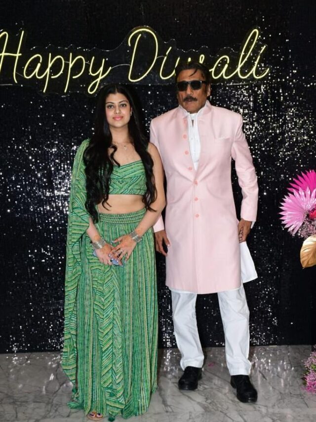 Krishan Kumar’s Diwali bash was a star studded affair, several celebrities from film as well as music industry were in attendance! See Here! 2 Krishan Kumar’s Diwali bash was a star studded affair, several celebrities from film as well as music industry were in attendance! See Here!