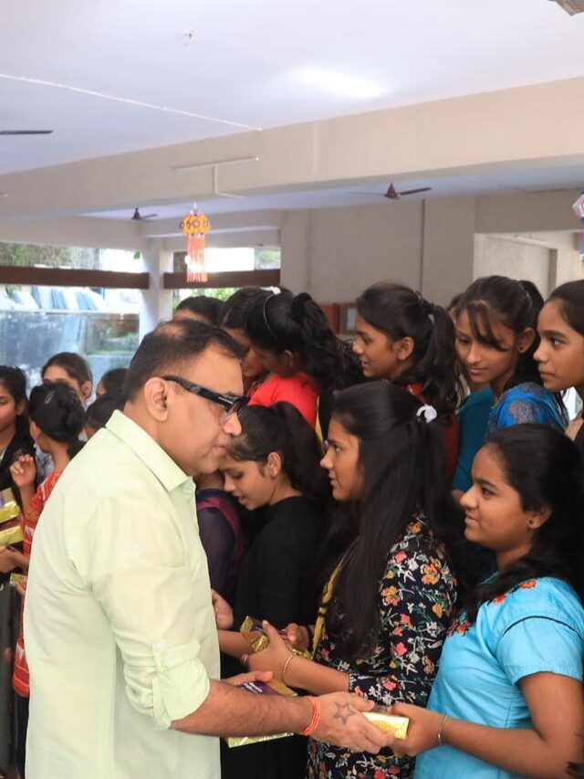 Dream Girl Director Raaj Shaandilyaa celebrates Diwali with his orphanage Dream Girls 2 Dream Girl Director Raaj Shaandilyaa celebrates Diwali with his orphanage Dream Girls
