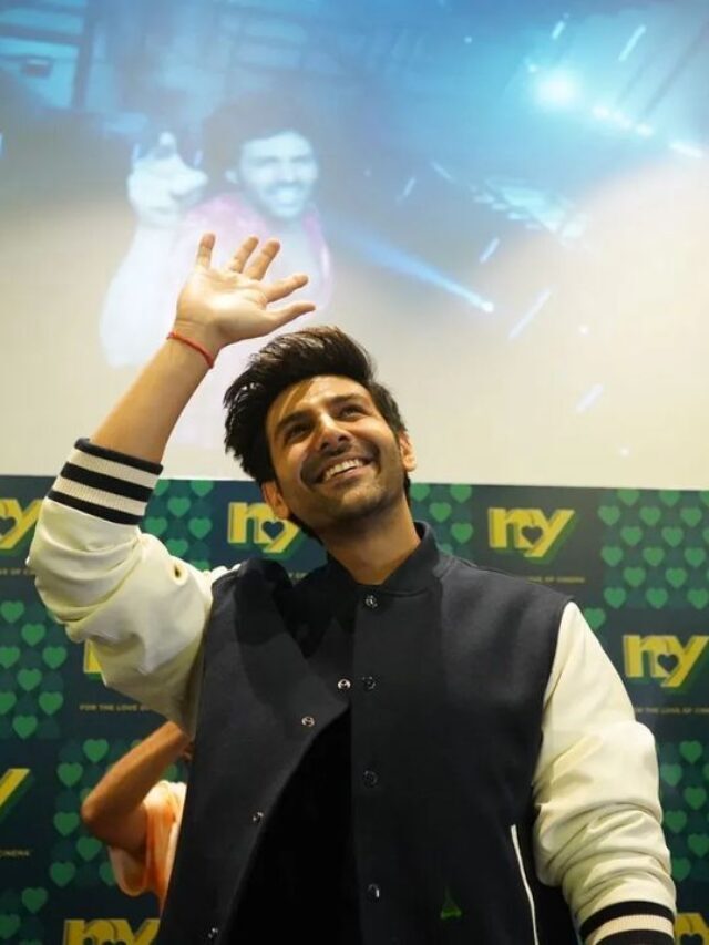 Kartik Aaryan inaugurates Ajay Devgan’s NY theater in Ahmedabad! 2 Kartik Aaryan inaugurates Ajay Devgan’s NY theater in Ahmedabad!