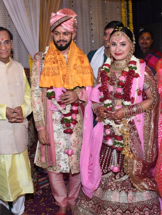 The star-studded wedding reception of Akanksha Agrawal, daughter of Kavi Narayan Agrawal क Ji and Shobit Gupta