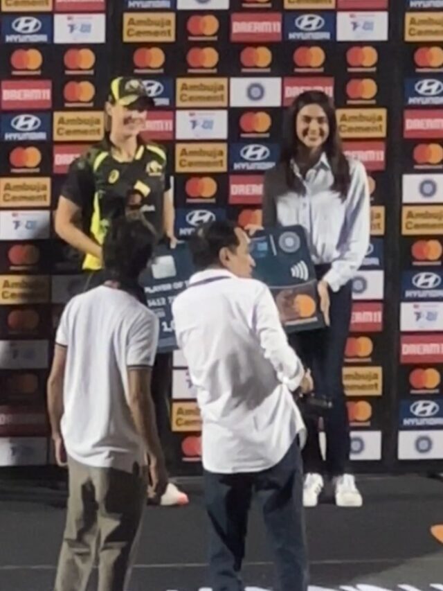 Proud Moment! Actress Kashika Kapoor Presents The Player of the Match Award to Ellyse Perry. at the 3rd T20 India Women VS Australia women’s Match”