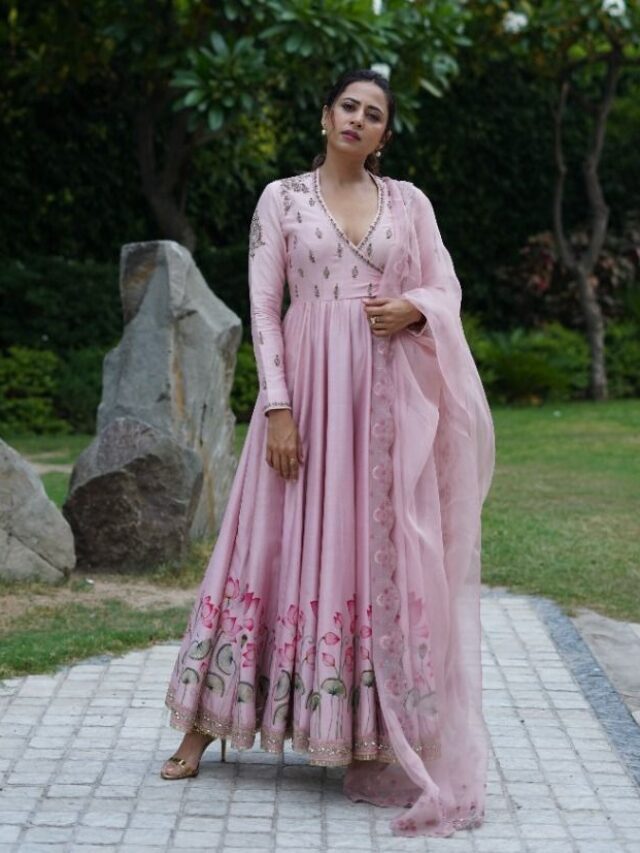 Sargun Mehta’s the only Punjabi actress in Asian Stars of 2022! 2 Sargun Mehta’s the only Punjabi actress in Asian Stars of 2022!