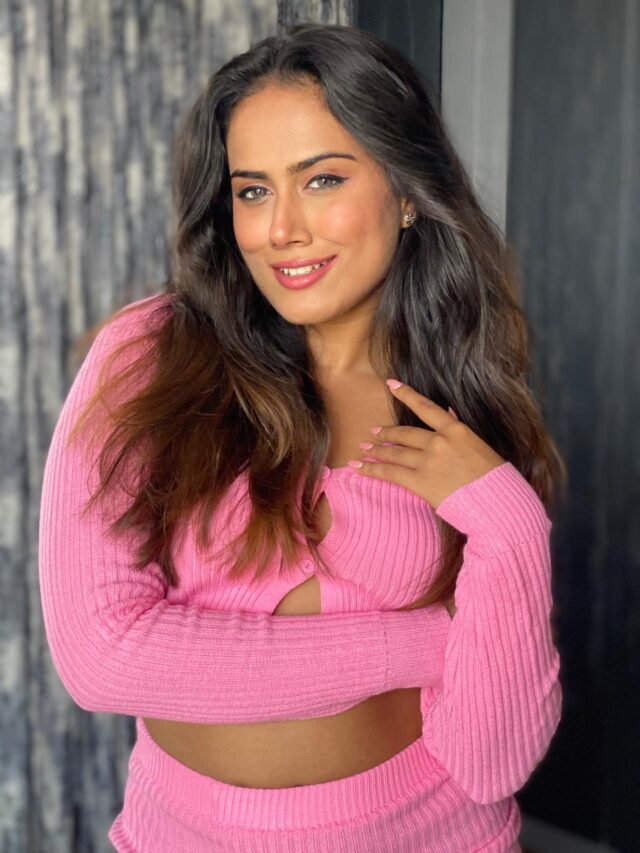 Actress Rutuja Sawant Oozes Oomph in Hot Pink Crop-Top And Skirt