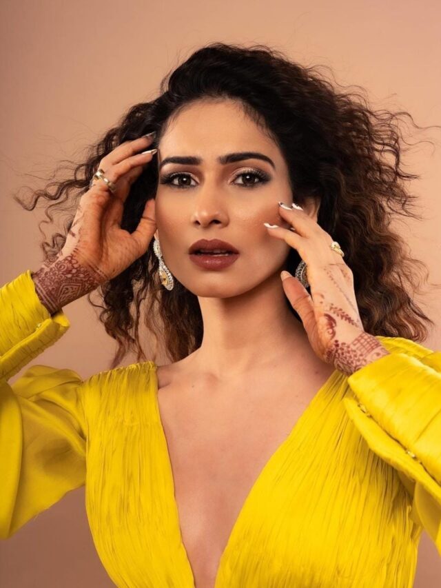 Here’s How Actress Aneri Vajani Is getting into celebratory mode on Republic Day