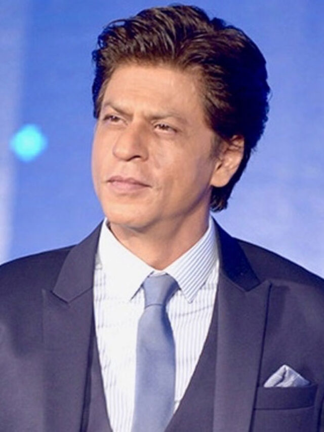 #SRK: The Unrivaled Star of Cinema, Master of Crowd Pulling