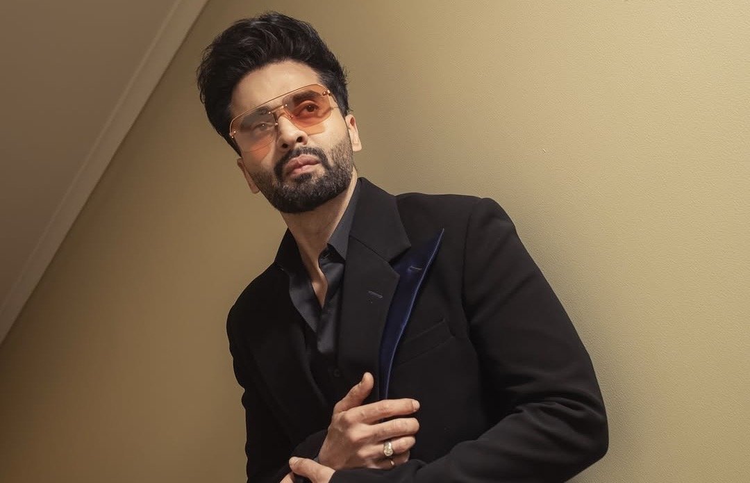 Vashu Bhagnani and Puja Entertainment's RHTDM at 25 - Jackky Bhagnani drops stories about the film that gave Bollywood its iconic love pair Maddy and Reena!*