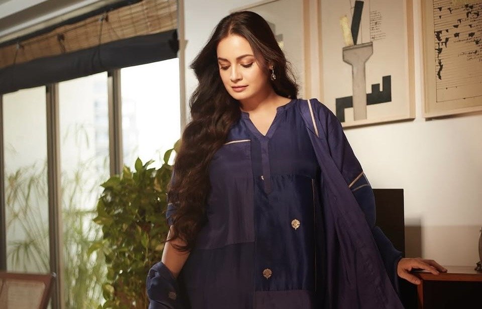 Aditi Rao Hydari to Dia Mirza: Bollywood's Love for Blue This Navratri