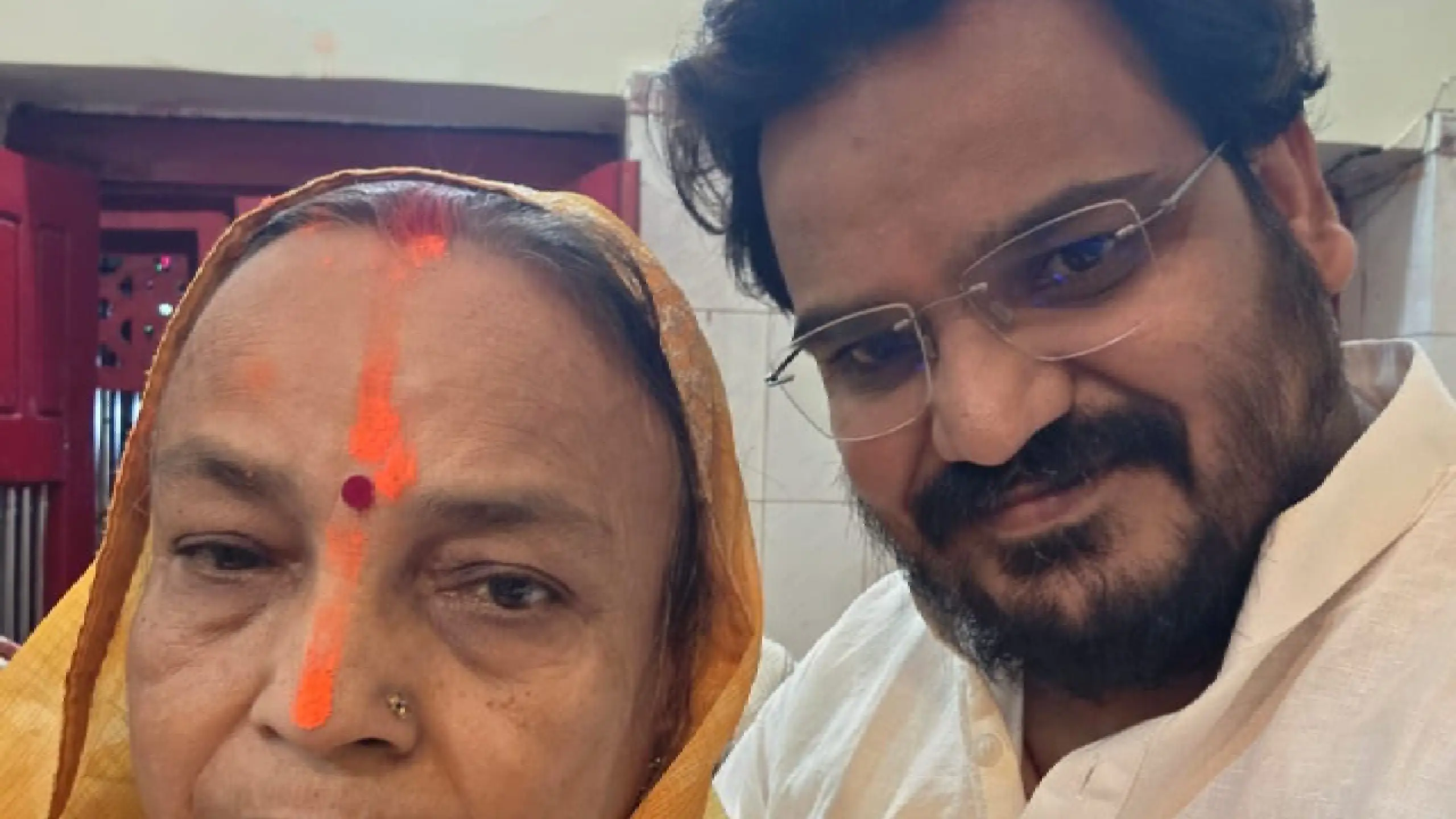 Social activist Rupesh Pandey's mother passes away, mourning continues