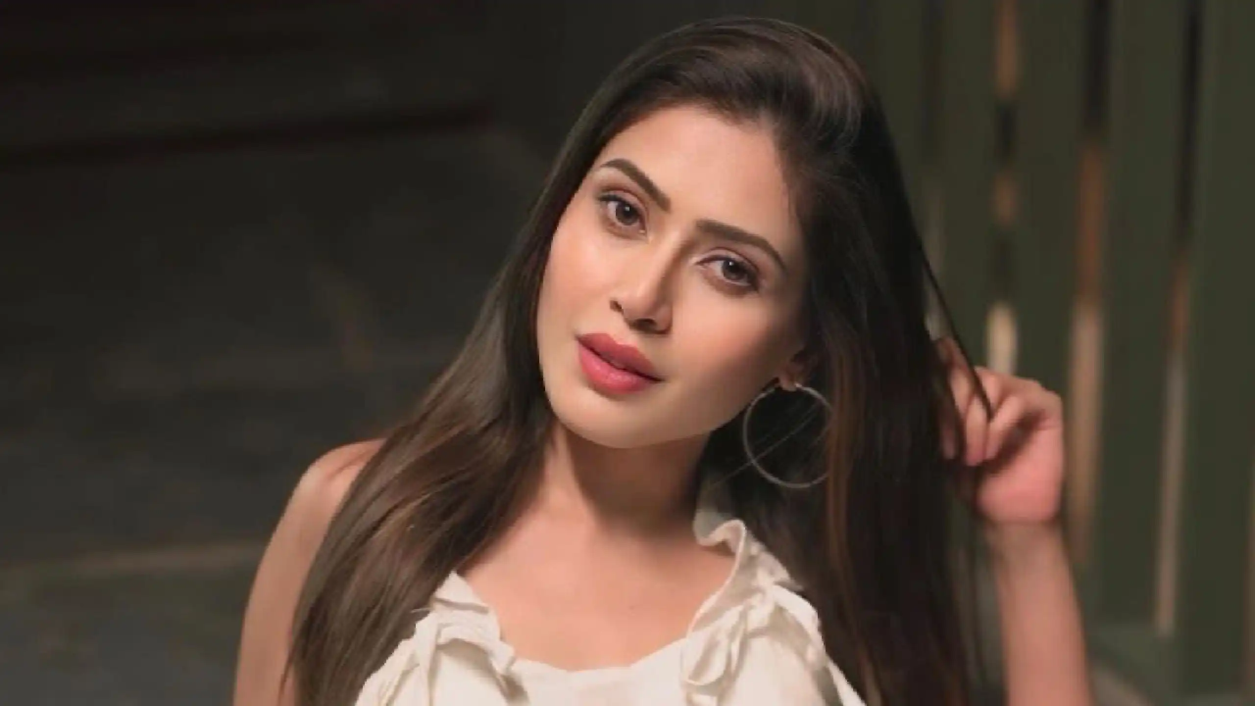 Followers won’t subscribe casually—they need real connection and value,” says Aishwarya Raj Bhakuni on Instagram subscriptions