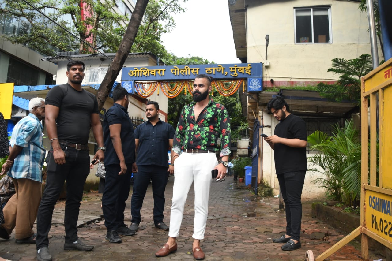 Parass Saluja files-complaint after receiving threat from an anonymous email, Mumbai police investigate