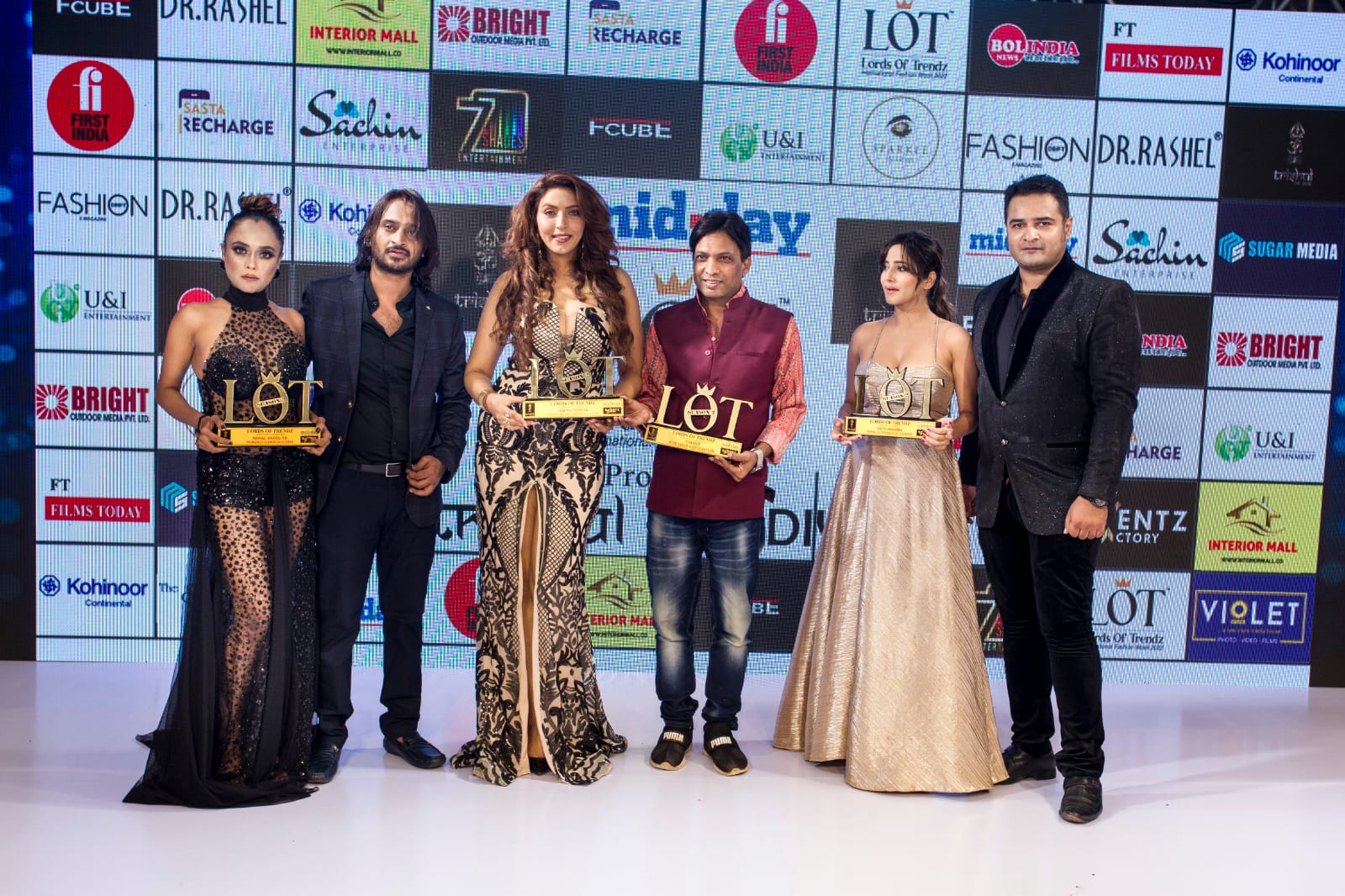 MIDDAY LORDS OF TRENDZ INTERNATIONAL FASHION WEEK & ACHIEVEMENT AWARDS Season -2 was a glittering success
