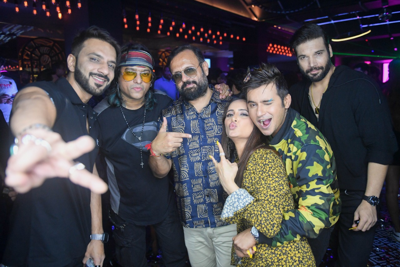 PARTY IN THE AMERICAN FOREST WITH GREAT FOOD AT “CLUB IGUANA” OWNED BY NAVIN AGARWAL