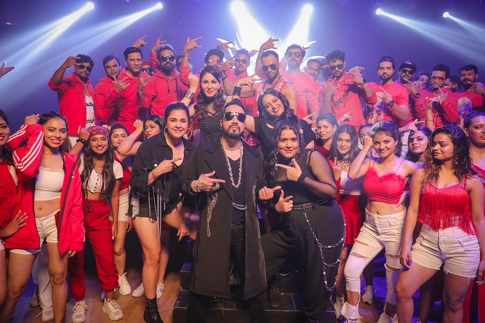 Mika Singh's rocking dance number 'What the Luck' from the upcoming movie 'Jahaan Chaar Yaar' is the coolest party song of the year to watch out for