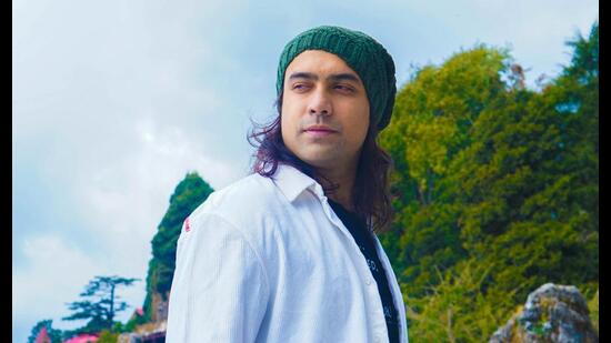 Jubin Nautiyal raps for the first time in his latest track ‘Meethi Meethi’!