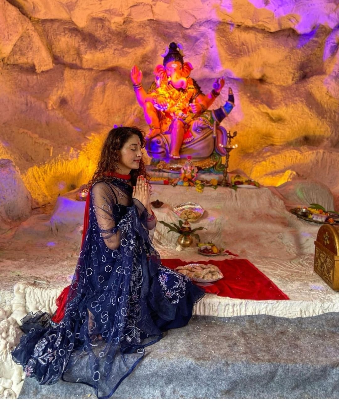 Ganpati Bappa arrives on Baal Shiv set
