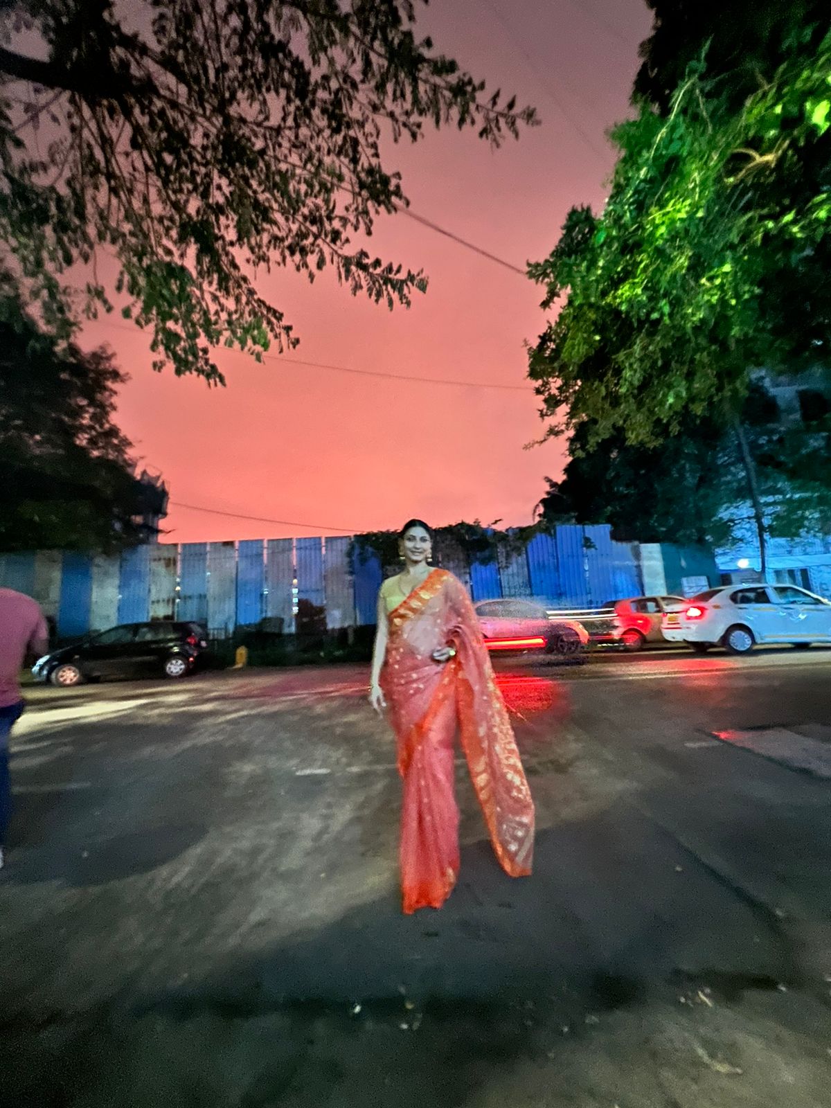 Tanishaa Mukerji looked graciously beautiful as she reached Lalbaughcha Raja for Darshan