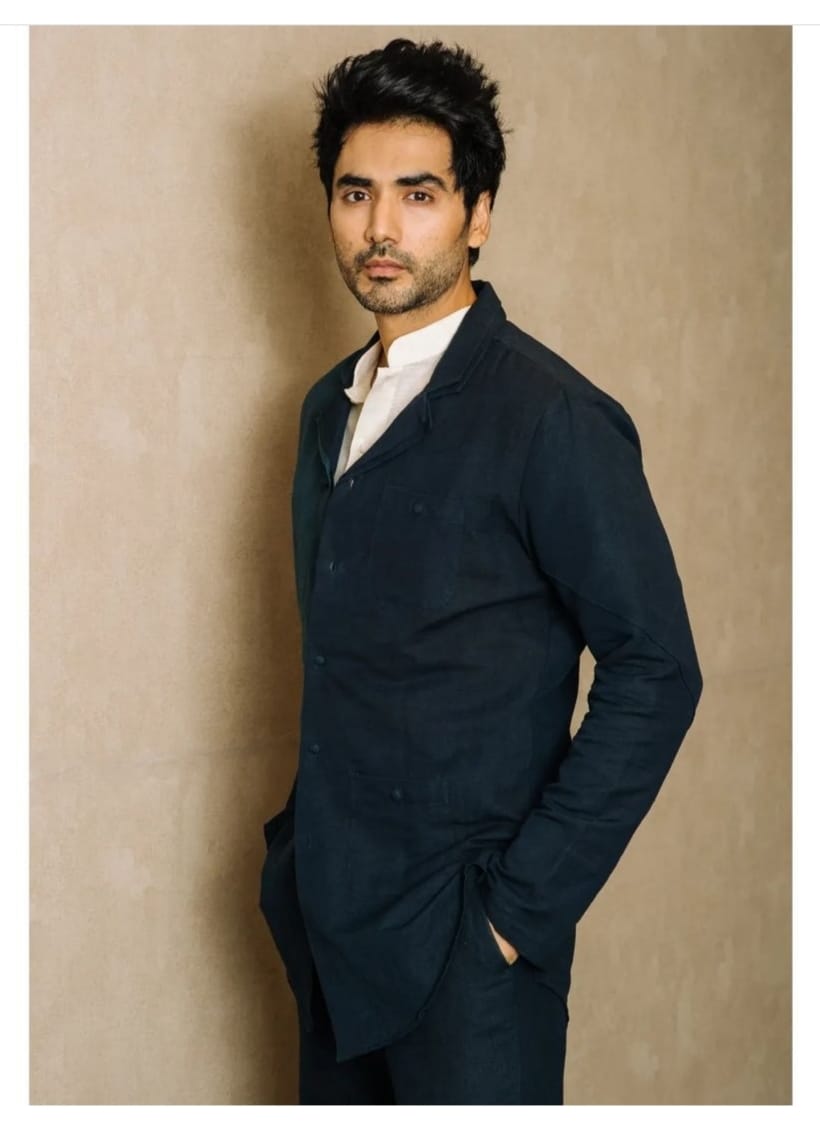 Ishwak Singh spent weeks reading materials on Vikram Sarabhai to essay his role better in Rocket Boys series