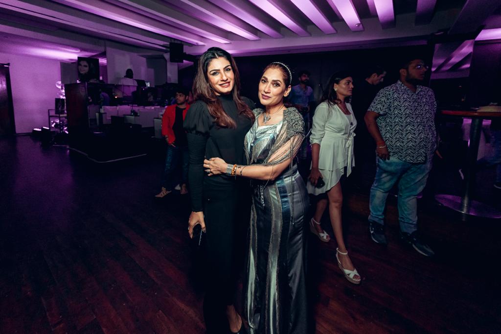 Raveena Tandon, Isha Koppikar at the birthday bash of Lucky Morani