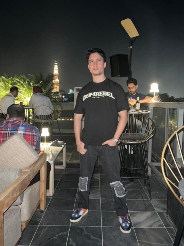 Casting director turned producer Shadman Khan says he is not into casting couch .