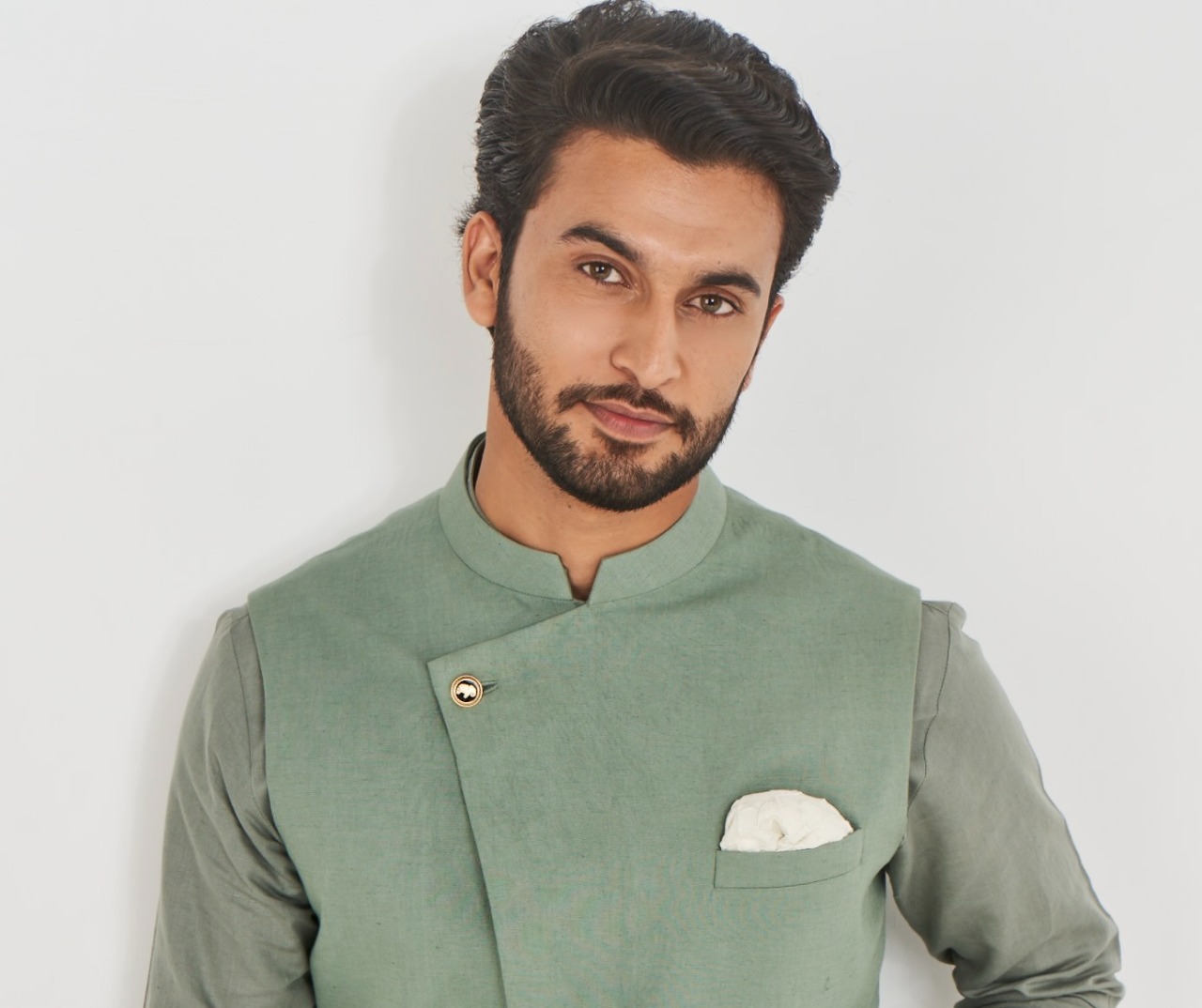 Navneet Malik reveals his Xmas plans, rings in Xmas early with school children, and much more.