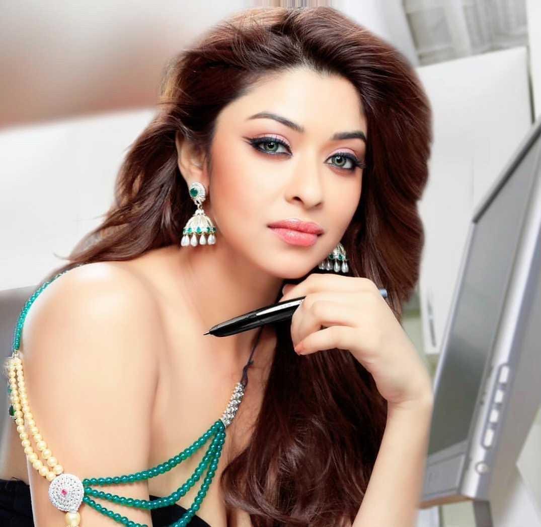 Bollywood Actress Payal Ghosh is now a renounced  Brand Ambassador of a Premium water Brand