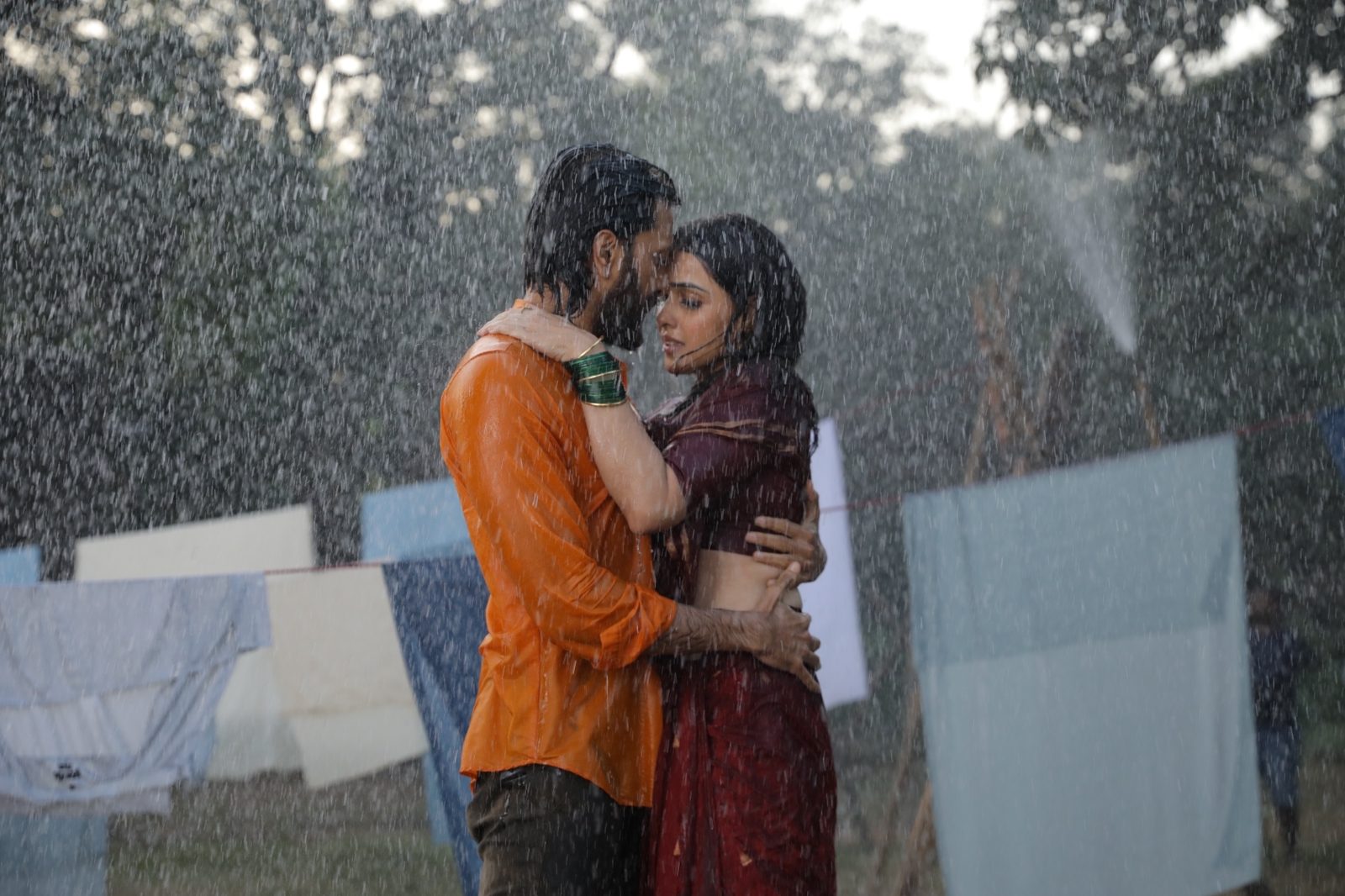 A treat for 'Ved' Fans is in Order as Riteish Deshmukh Bring in A new Version of Song Ved Tujha as a way to Thank fans