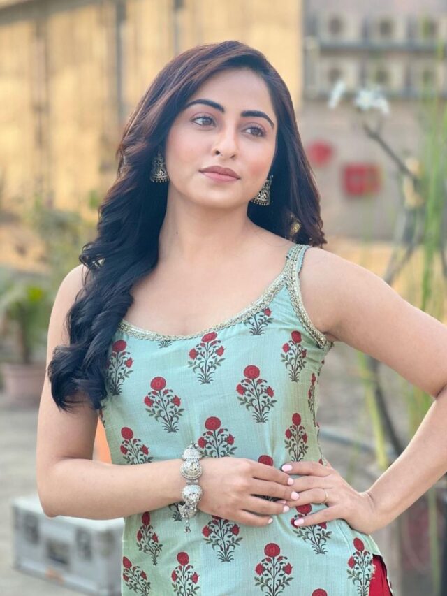 Niyati Fatnani opens up on being part of  Dear Ishq!