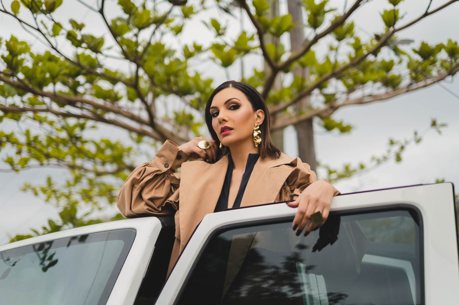 Andolan turns 28: Somy Ali remembers becoming close friends with late Divya Bharti, and Sanjay Dutt’s help