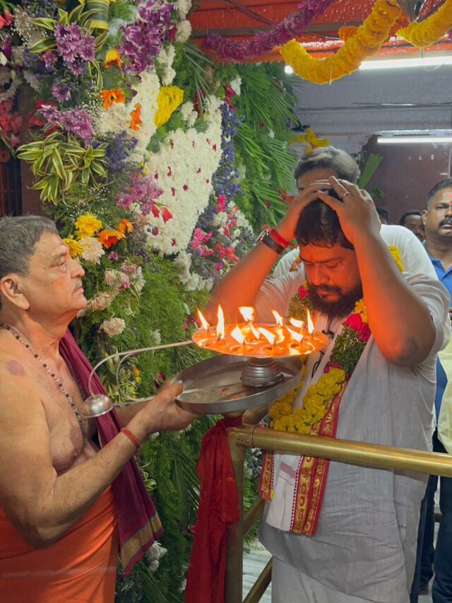 Director Om Raut visit Karmanghat Hanuman Temple to seek blessings for Adipurush