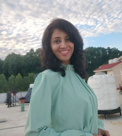 The Social Media Dilemma: Are Actors Losing Themselves in the Pursuit of Popularity?