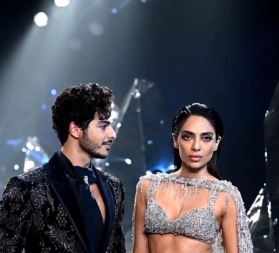 "Sobhita Dhulipala's Awkward Ramp Walk with Ishaan Khattar: Netizens Split over Lack of Chemistry"