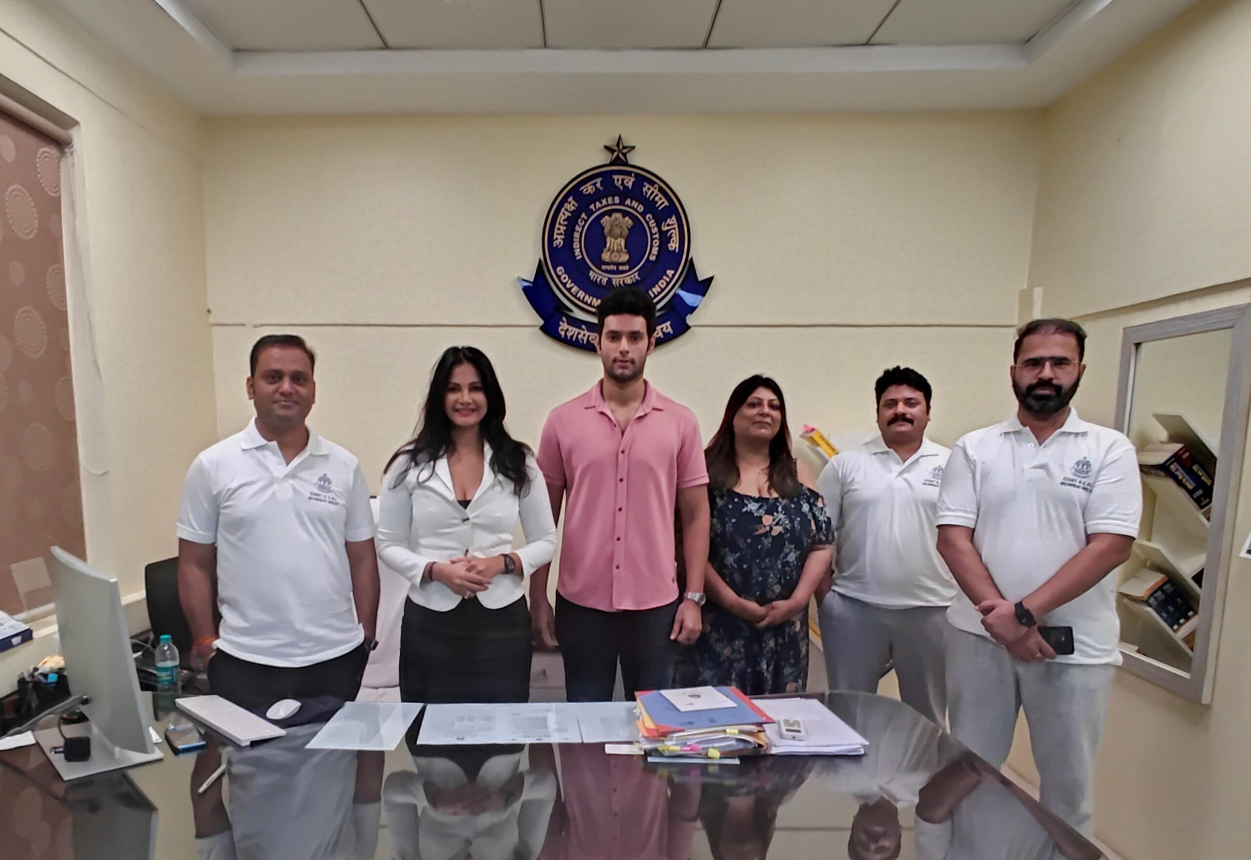Mumbai GST Joint Commissioners & team cycle their way into 7th year with inspirational cyclothon. Rupali Suri, Shivam Dube, IRS officers Dr Prashant Chauhan,  Kamaljit Kamal,  Madhukar Kumar, Shibi Singh flag off event