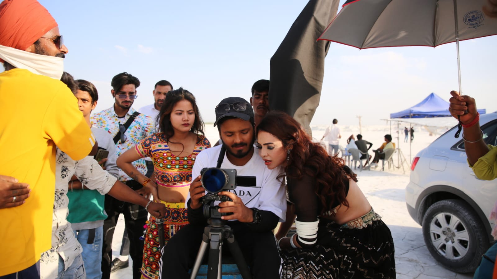 Nikita Rawal Dazzles in Black in Her On-Location Snaps, Leaving Fans Curious About Her Upcoming Project