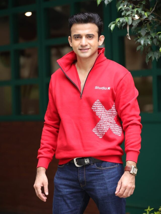 Romiit Raaj crosses 1 million followers on Instagram!