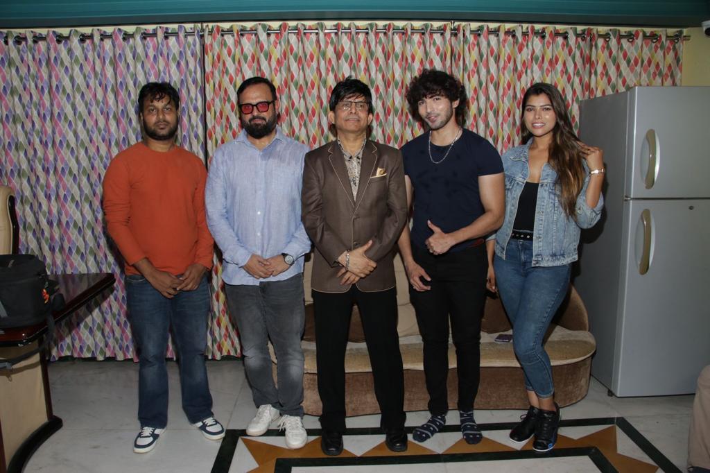 Grand Success Party Celebrates the Song "Deewano Ne"