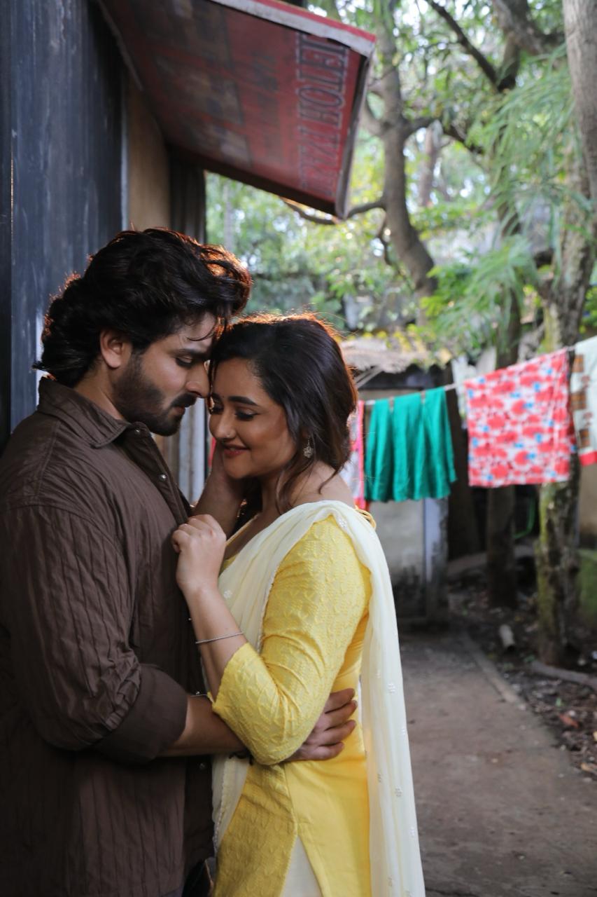 Rashami Desai and Shoaib Ibrahim's Sizzling Chemistry in Punjabi Track 'Pyar Eda Da'