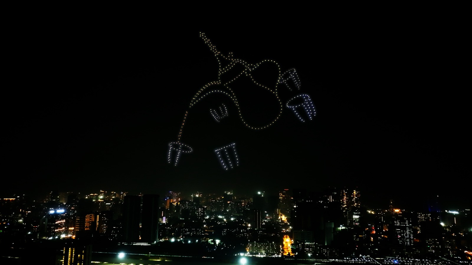 From Abu Dhabi to India: Dazzling Aerial Rangoli Enchants Mumbai Residents as 500 Drones Paint the Night Sky in Spectacular Harmony