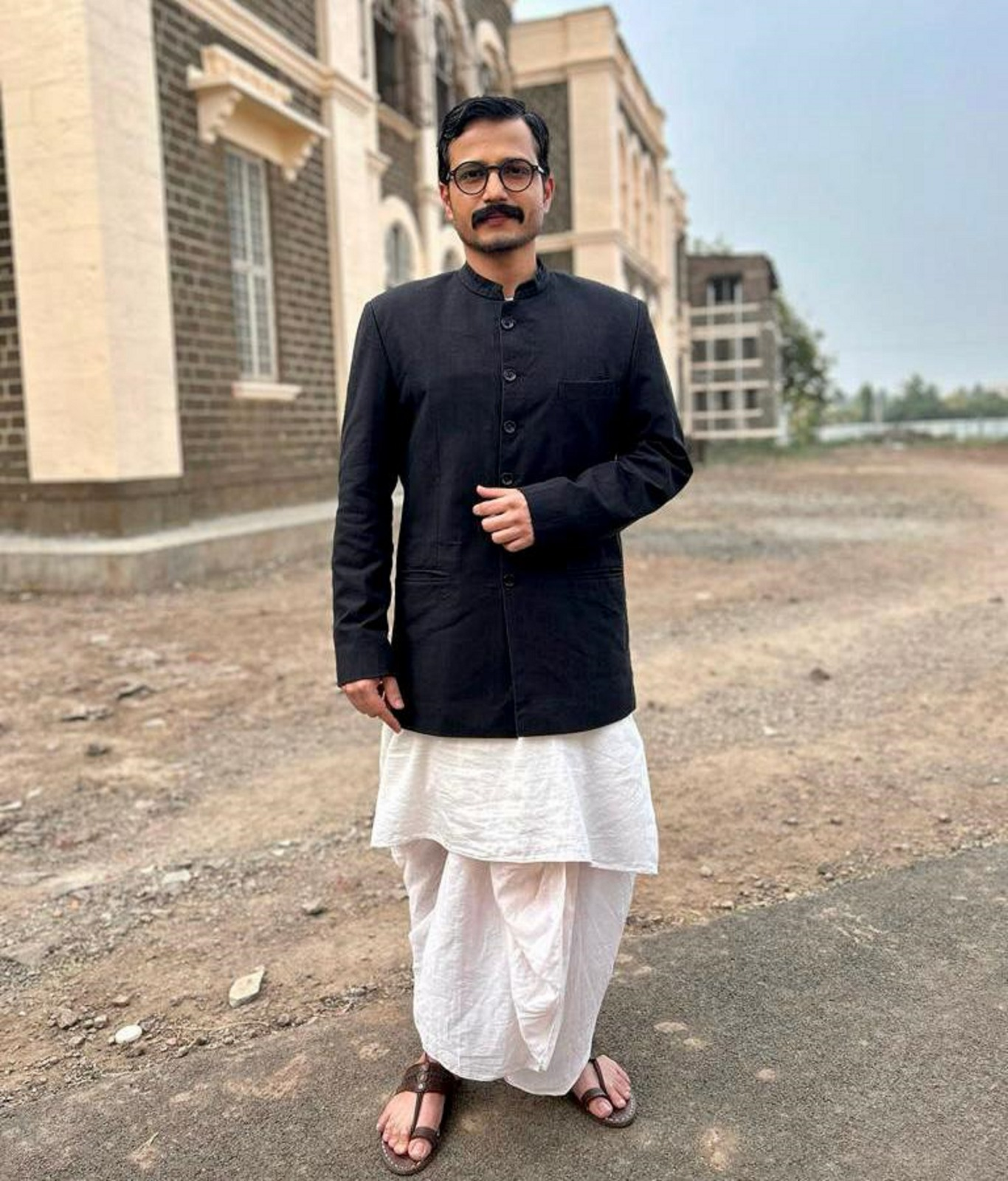 Unveiling the Patriarch: Ashutosh Kulkarni Embarks on Portraying Krishna Bihari Vajpayee in &amp;TV’s ‘Atal’