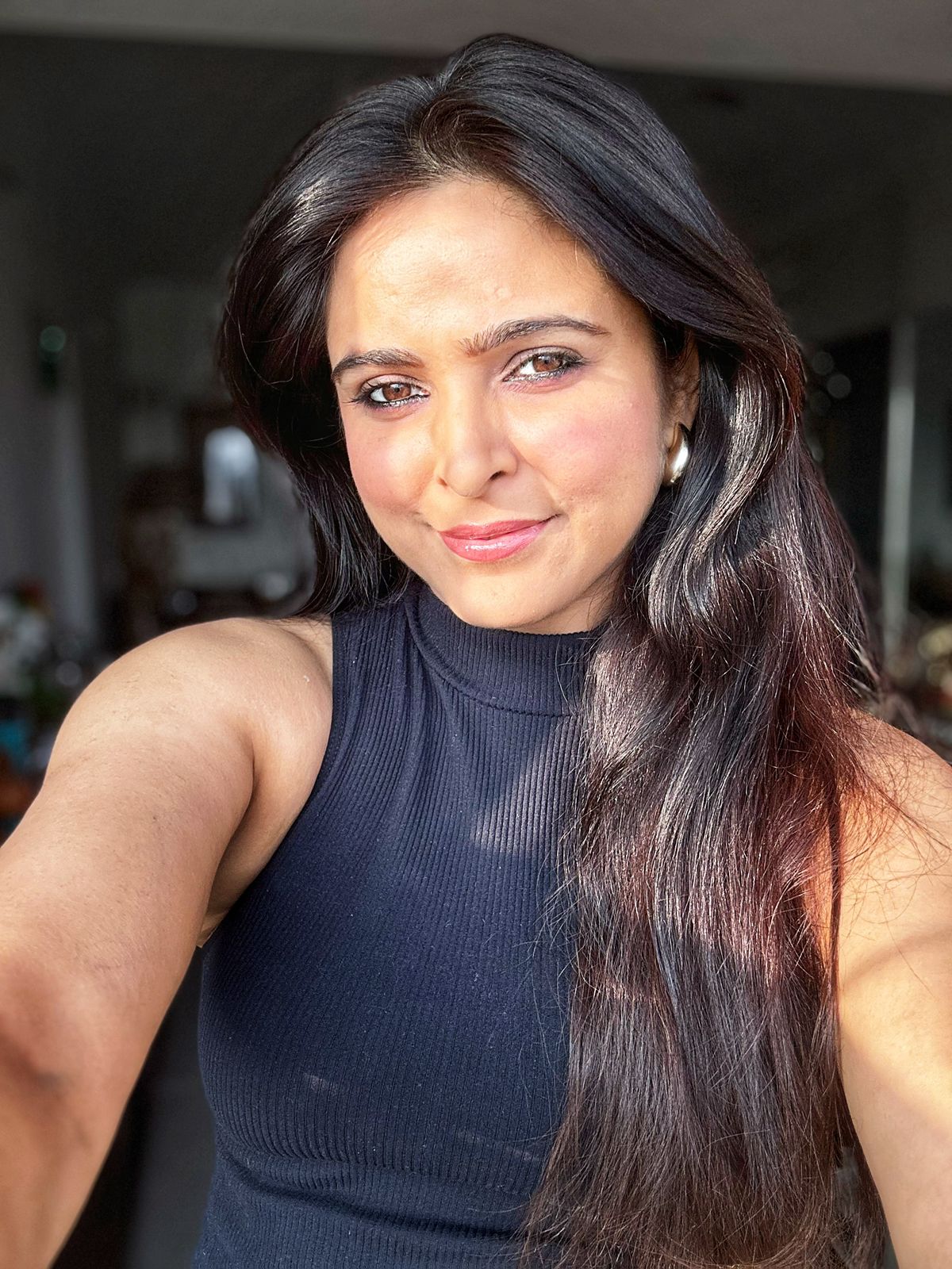Madhurima Tuli Radiates Natural Beauty in Sunkissed Snaps: First Sunbathing Moment of 2024 Leaves Fans Enchanted