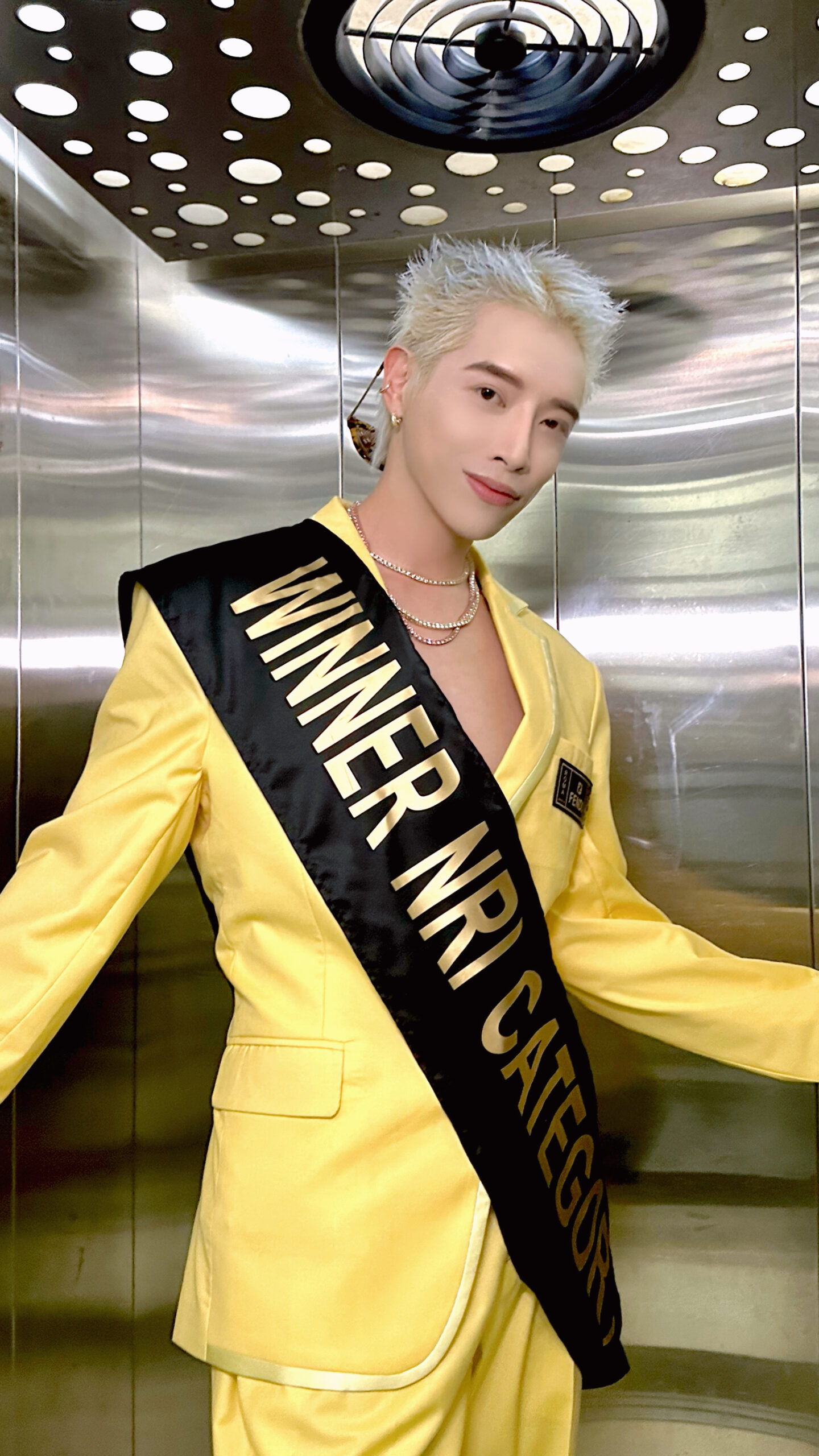 K-pop Sensation Aoora Adds Sparkle to Bigg Boss 17 Party with Unique Style and Charm