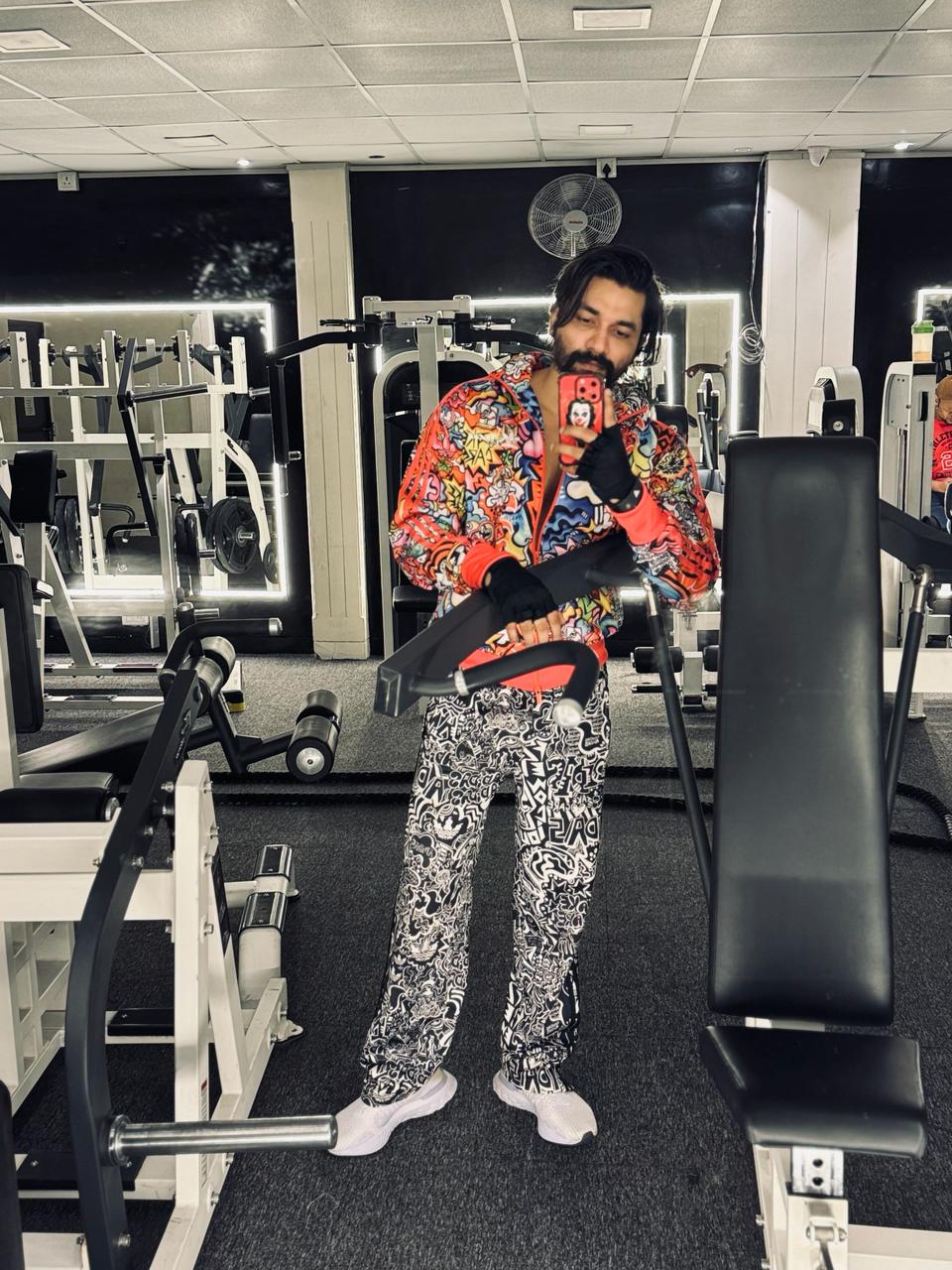 Prashant Bajaj Collapses During Intense Workout Session for Upcoming Film 'Journey'