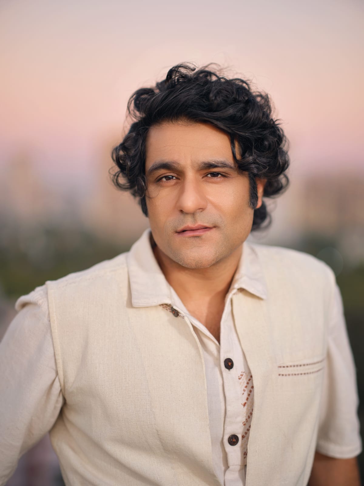 Sunny Hinduja Highlights the Significance of Training and Celebrates the Success of FTII Alumni, says he’s happy to see his alumni actors like Rajkummar, Jaideep doing so well