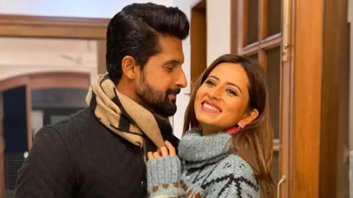 Sargun Mehta and Ravi Dubey commemorate the 1,000th episode of "Udaariyaan"