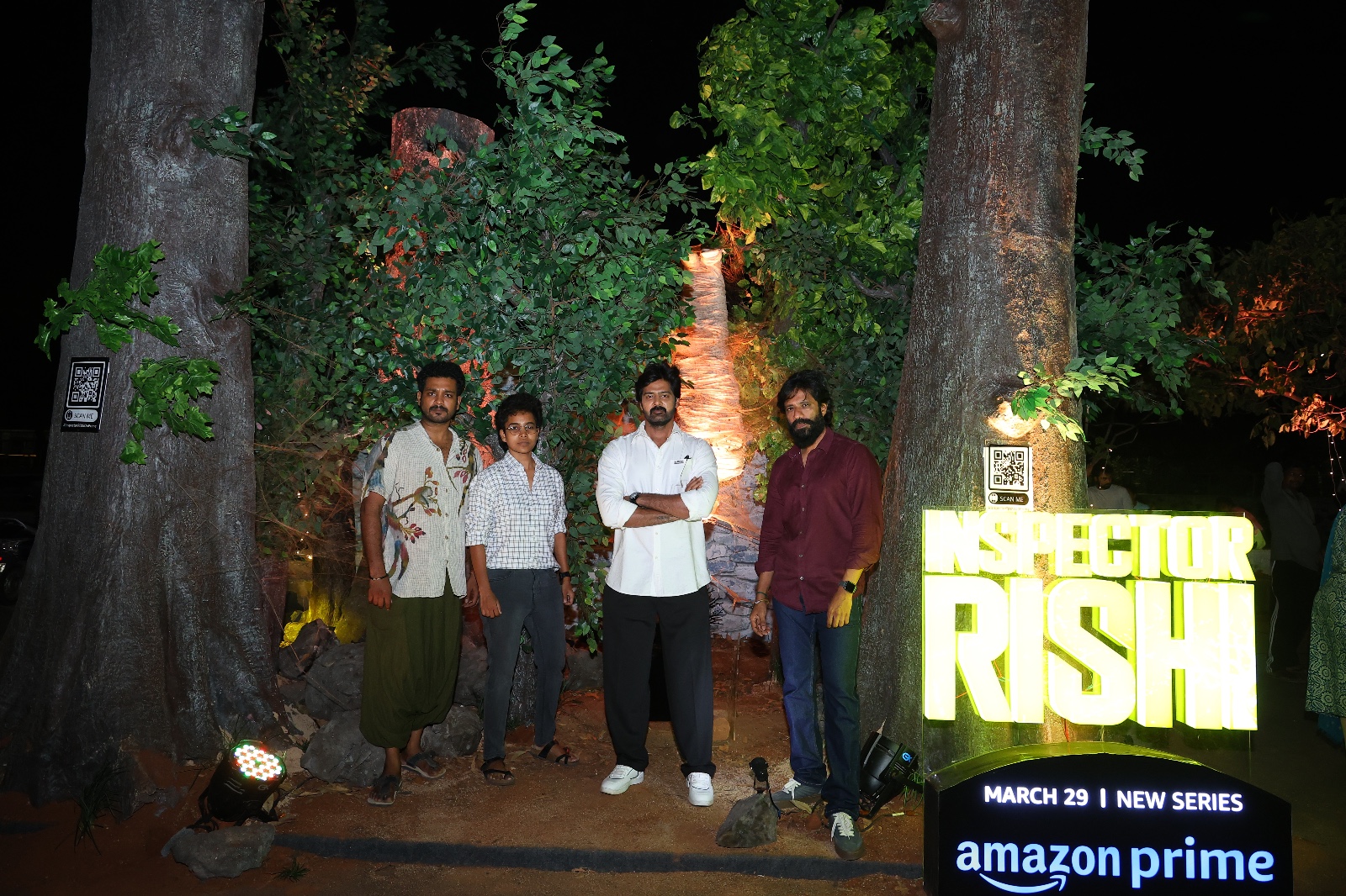 Team Inspector Rishi celebrates the success of the horror crime drama with fans; Meet fans at Marina Beach; Unique cobweb hoardings drape the city of Chennai