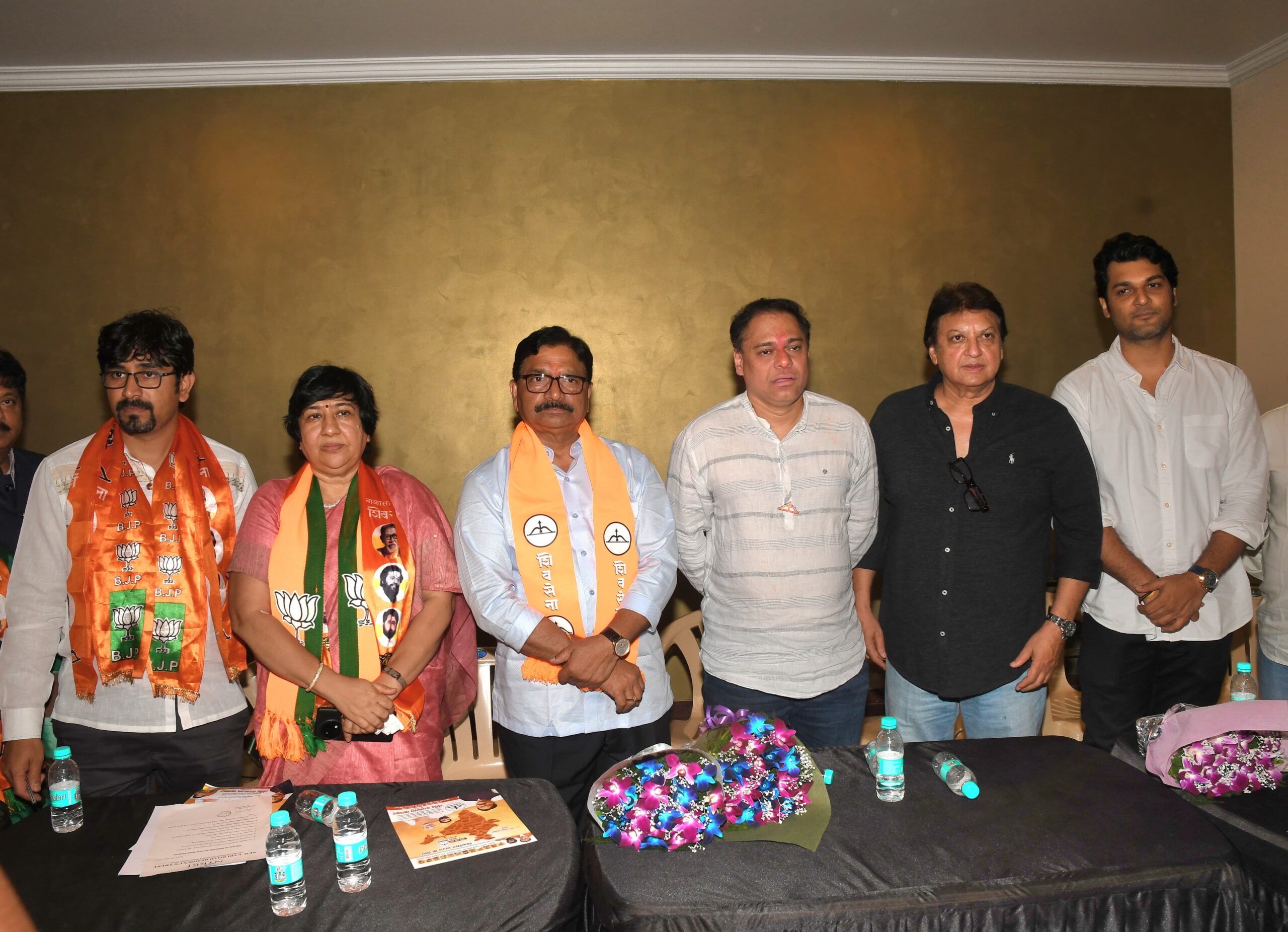 The meet and greet also included Bollywood personalities like Anu Ranjan Amit Bhaskar Satam and many more