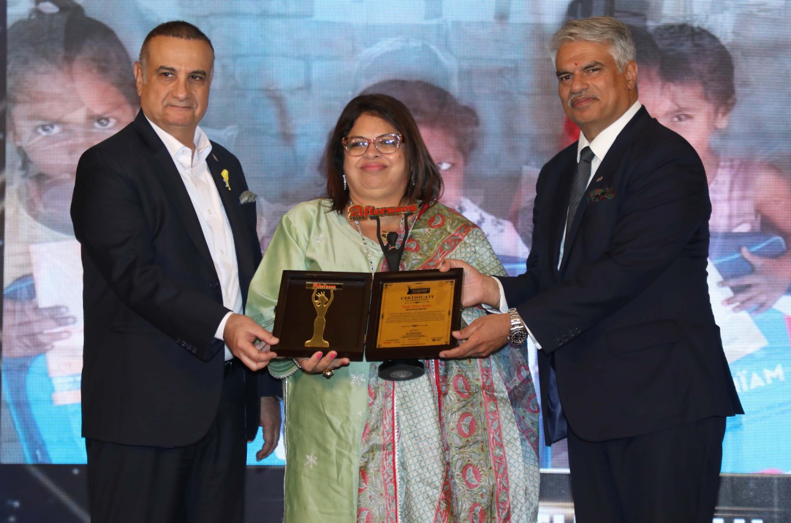 Nitu Joshi of MIAM NGO Receives Best Social Worker Award at Newsmakers Achievers Award