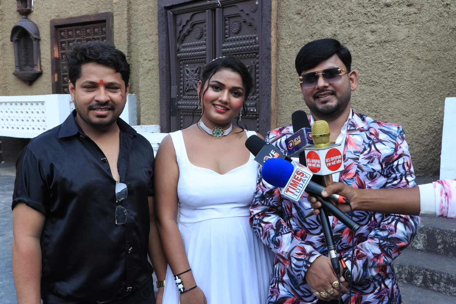 Shooting of Deep Mishra and Manisha Yadav's film "Shaadi Mein Ooltah Phera" under the direction of Lal ji Yadav.