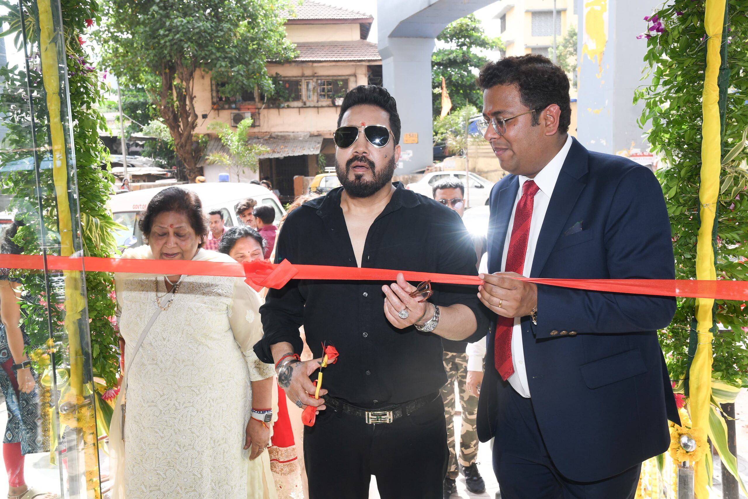 Mika Singh Inaugurates Advanced Cancer Healer Center in Mumbai, Offering Hope and Cutting-Edge Treatment Options to Patients